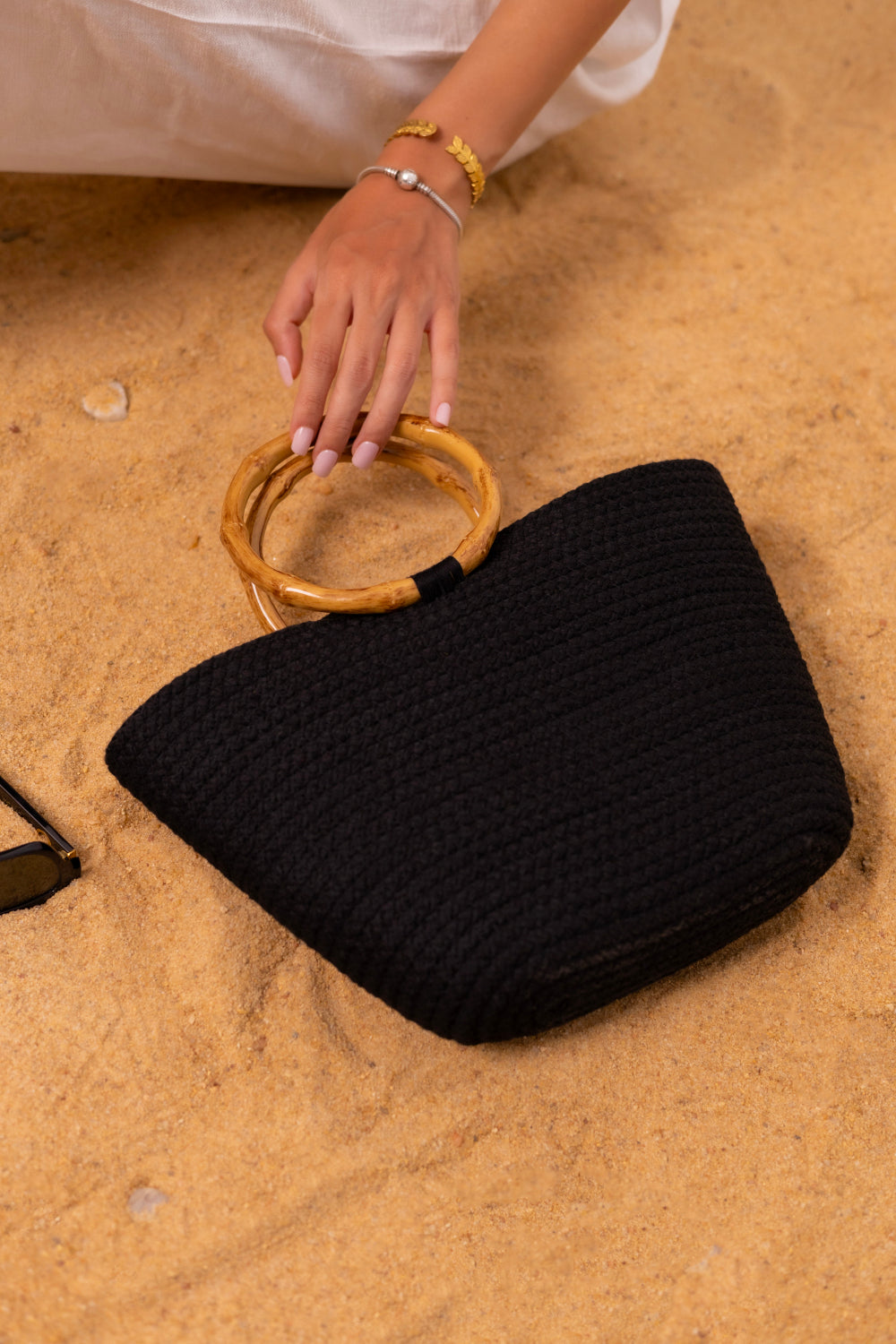 Intertwine Palm Handbag-Black Pearl