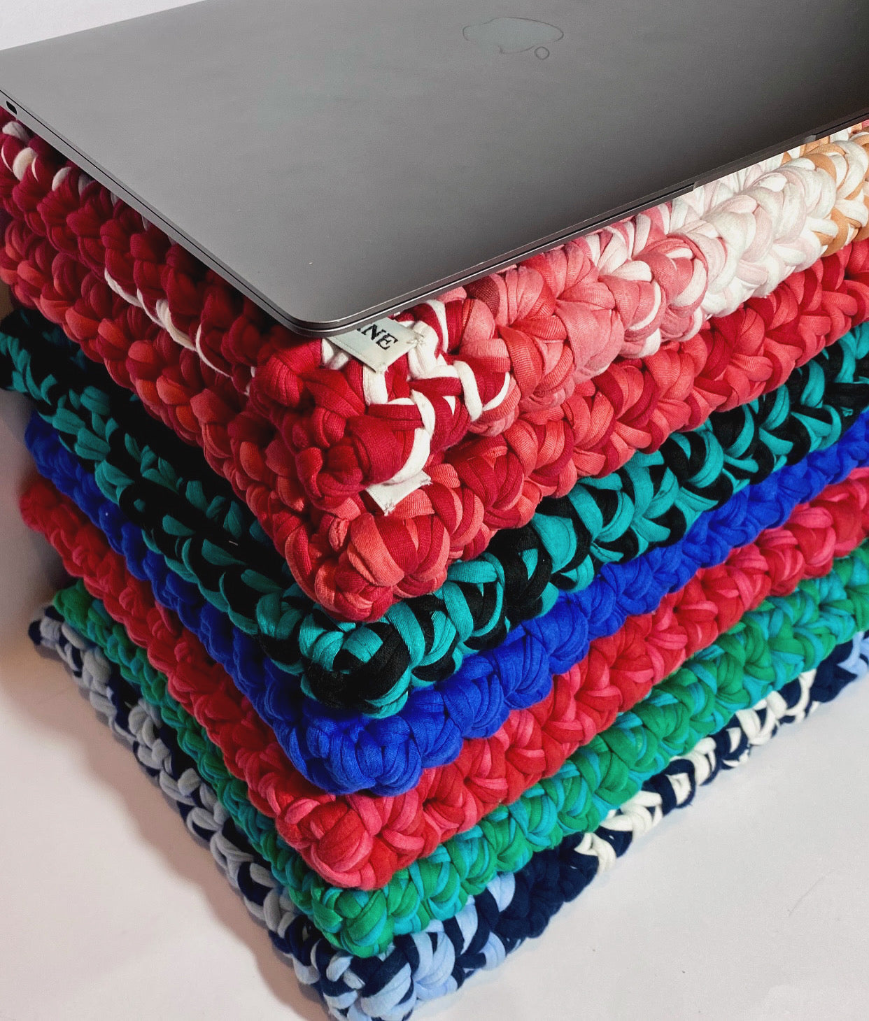 Intertwine Basic Laptop Sleeves